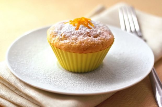 Cupcakes with cottage cheese and orange