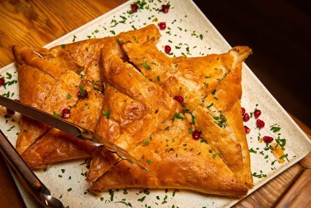 Khachapuri with lamb and cilantro 