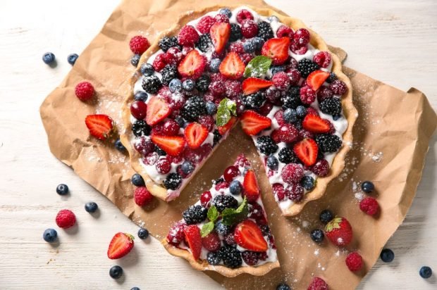 Summer berry pie is a simple and delicious recipe, how to cook step by step