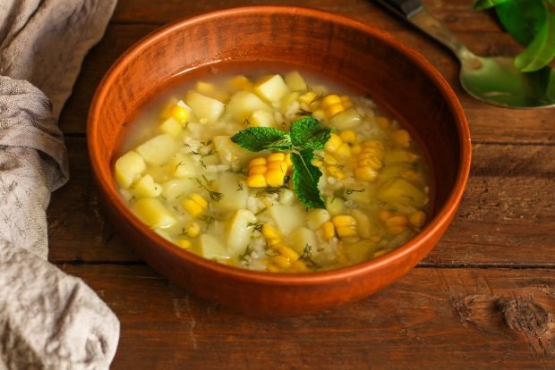 Soup with rice and corn