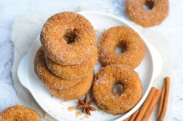 Baked donuts with pumpkin puree and cinnamon