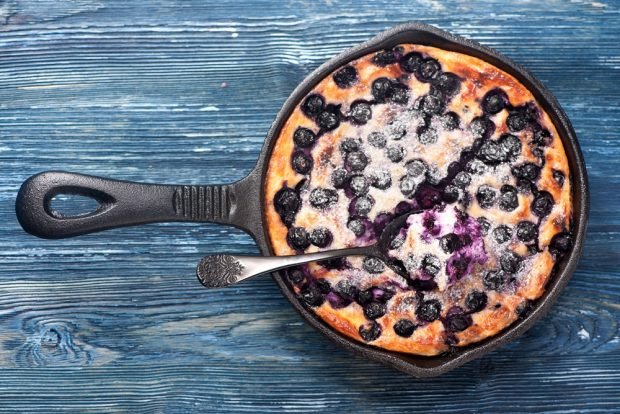 Blueberry casserole is a simple and delicious recipe, how to cook step by step