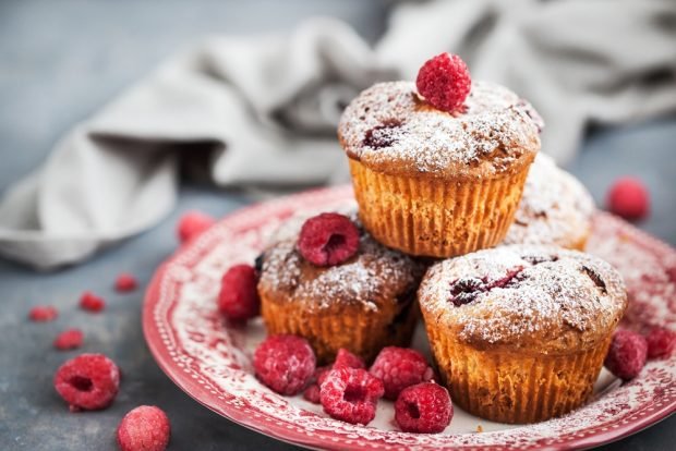 Raspberry cupcakes without butter