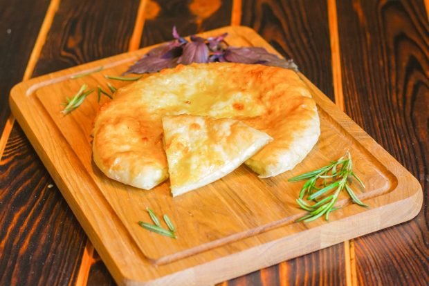 Khachapuri with salted cottage cheese is a simple and delicious recipe, how to cook step by step