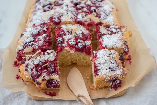 Raspberry and almond pie