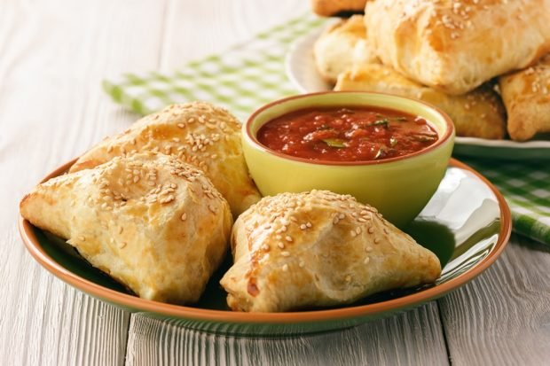 Chicken and mushroom puffs – a simple and delicious recipe, how to cook step by step