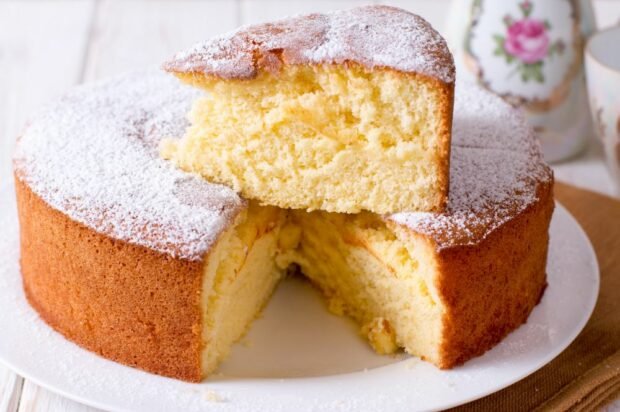 Homemade sponge cake is a simple and delicious recipe, how to cook step by step