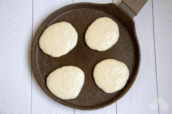 Sour milk pancakes: photo of recipe preparation, step 4