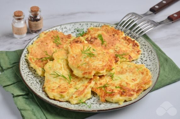 Zucchini pancakes: photo of recipe preparation, step 4