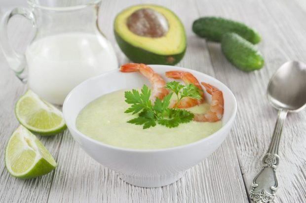 Cold soup with milk, avocado and shrimp 