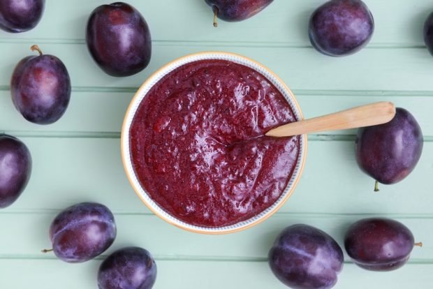 Seedless plum jam with agar