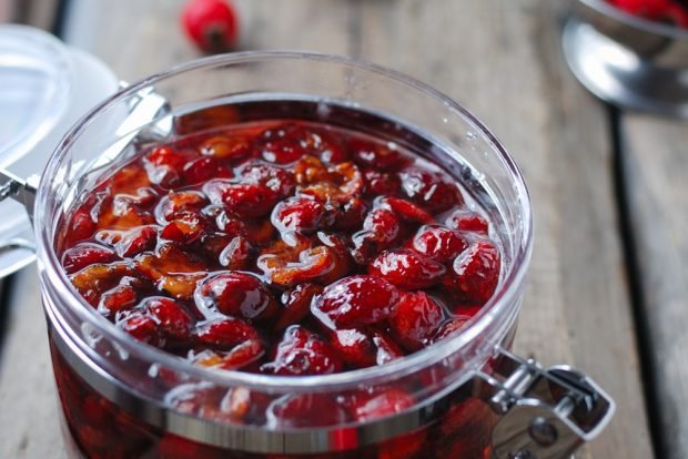 Hawthorn jam with stones