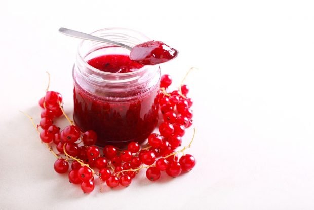 Red currant jam with orange 