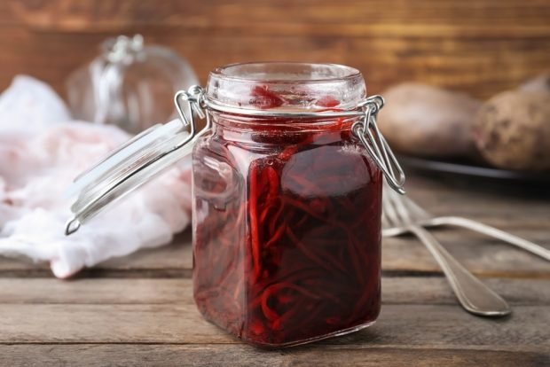 Beetroot dressing for winter is a simple and delicious recipe, how to cook step by step