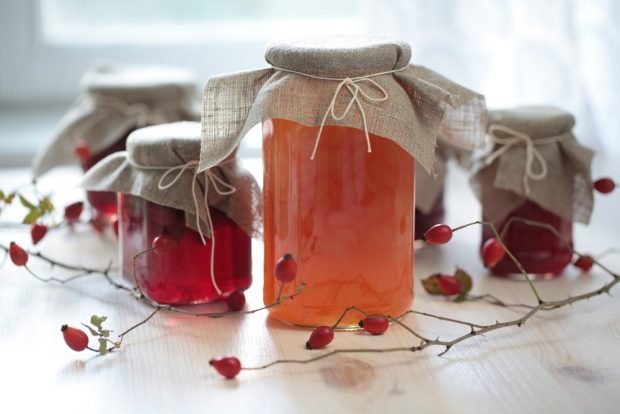 Rosehip compote for winter 