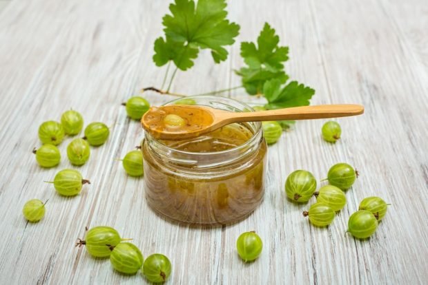 Gooseberry jelly with gelatin 