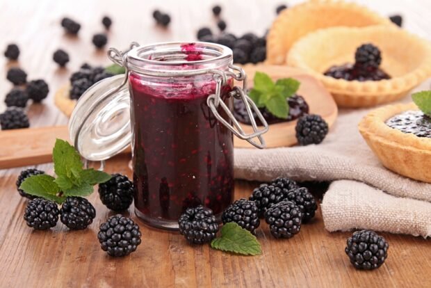 Blackberry jam for winter