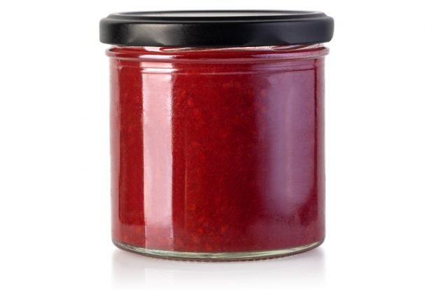 Lingonberry jam with apples and cinnamon