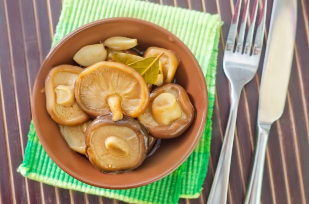 Salted pears for winter