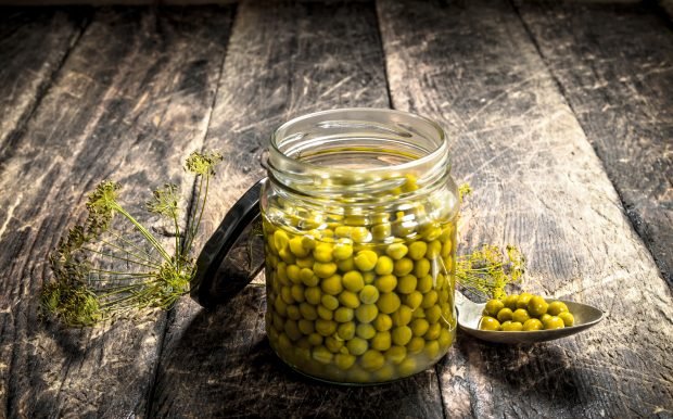 Pickled peas for winter