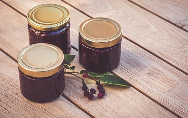 Thick jam-five minutes of irgi – a simple and delicious recipe, how to cook step by step