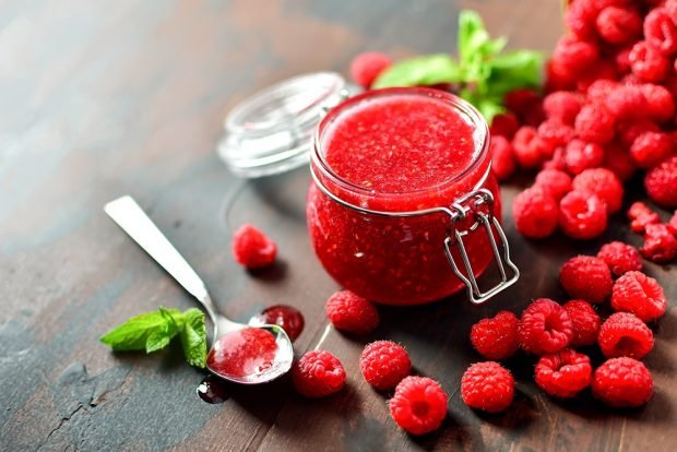 Raspberry jam with banana is a simple and delicious recipe, how to cook step by step