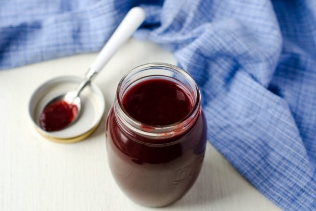 Blackcurrant juice jelly 