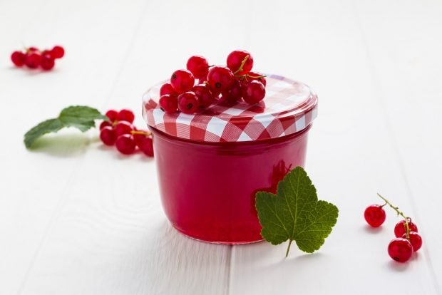 Red currant juice jelly 