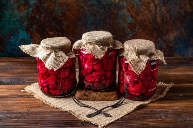 Cauliflower with beetroot for winter 