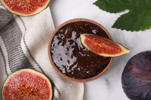 Jam from black figs