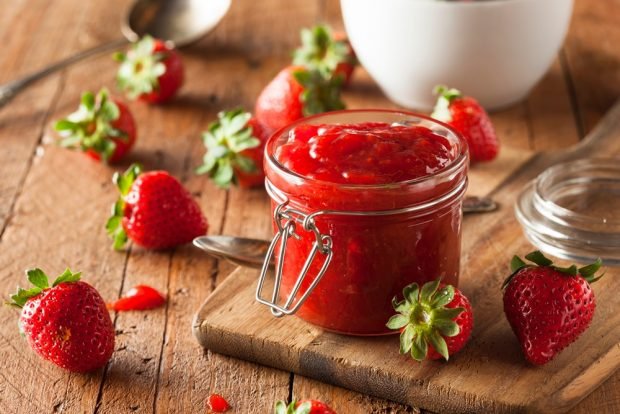 Strawberry jam without gelatin 