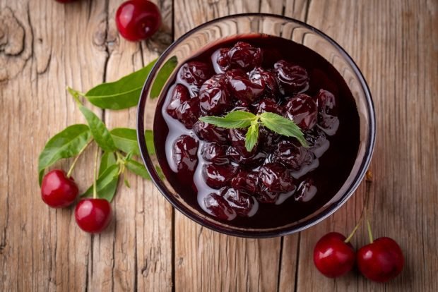 Cherry jam without seeds in a slow cooker