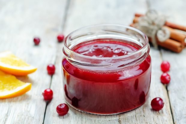Cranberry and orange jam with honey