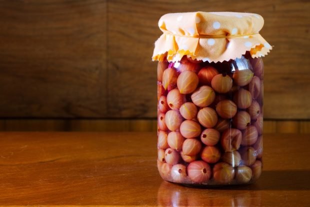 Gooseberry compote without sterilization for the winter