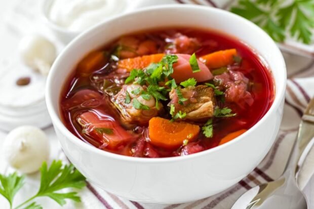 Borscht with pork ribs 