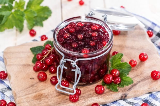 Jam-five minutes of red currant is a simple and delicious recipe, how to cook step by step