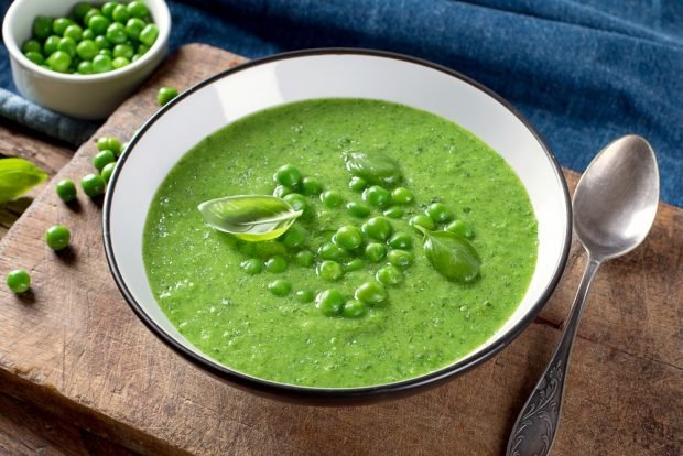 Green pea puree soup 