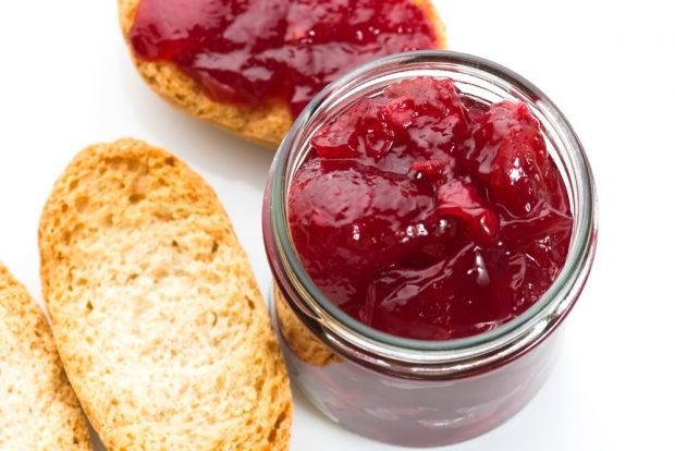 Pitted cherry jam with gelatin 