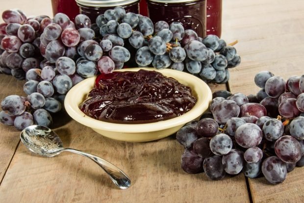 Grape jelly with gelatin is a simple and delicious recipe for cooking step by step