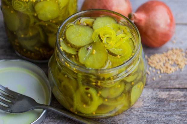 Cucumbers in Finnish with mustard for winter