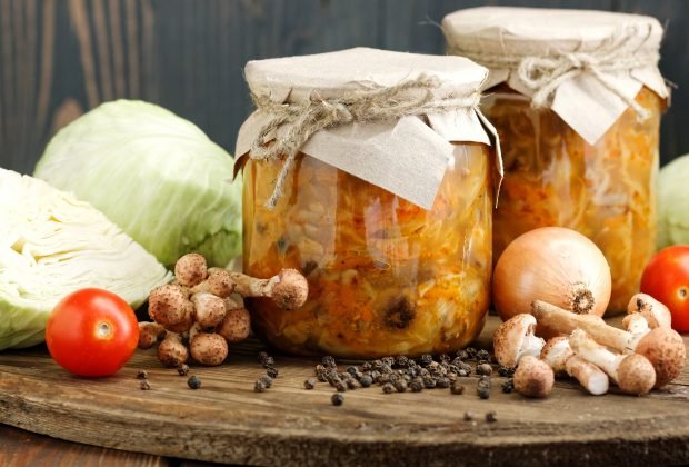 Solyanka with mushrooms and cabbage for the winter in jars – a simple and delicious recipe, how to cook step by step