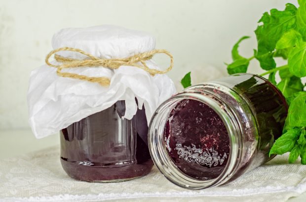 Blackcurrant jelly 