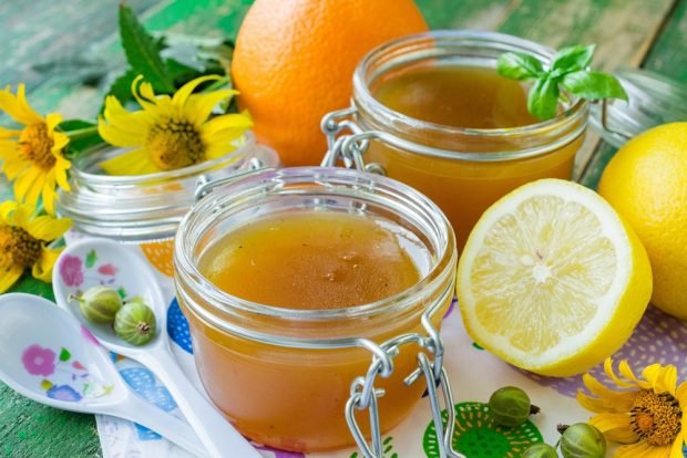 Gooseberry jam with orange through a meat grinder 