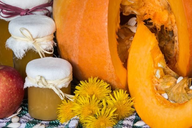 Puree of apples, pumpkins and carrots for the winter 