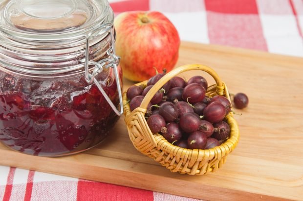 Gooseberry and apple jam