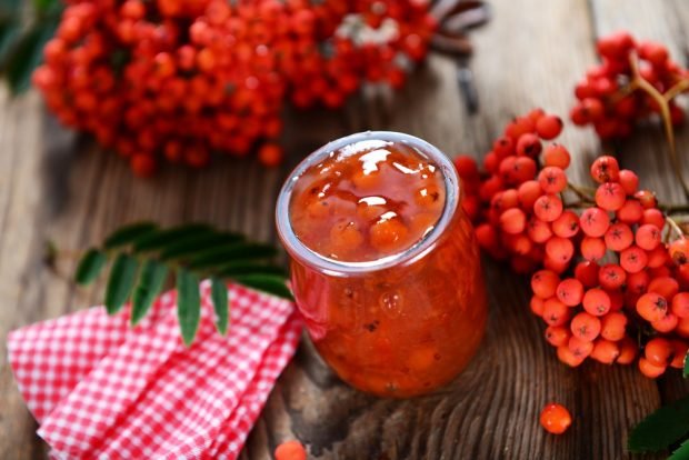 Nevezhinskaya rowan jam is a simple and delicious recipe, how to cook step by step