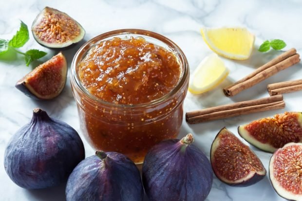 Fig jam with lemon 