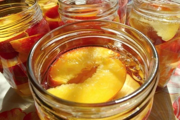 Compote for winter from peaches in slices – a simple and delicious recipe, how to cook step by step