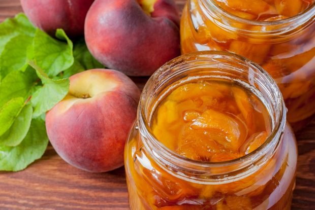 Peach jam in a slow cooker