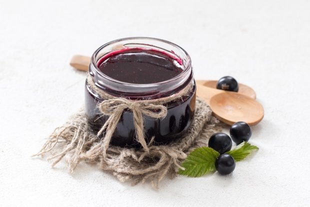 Blackcurrant and raspberry jelly is a simple and delicious recipe for cooking step by step